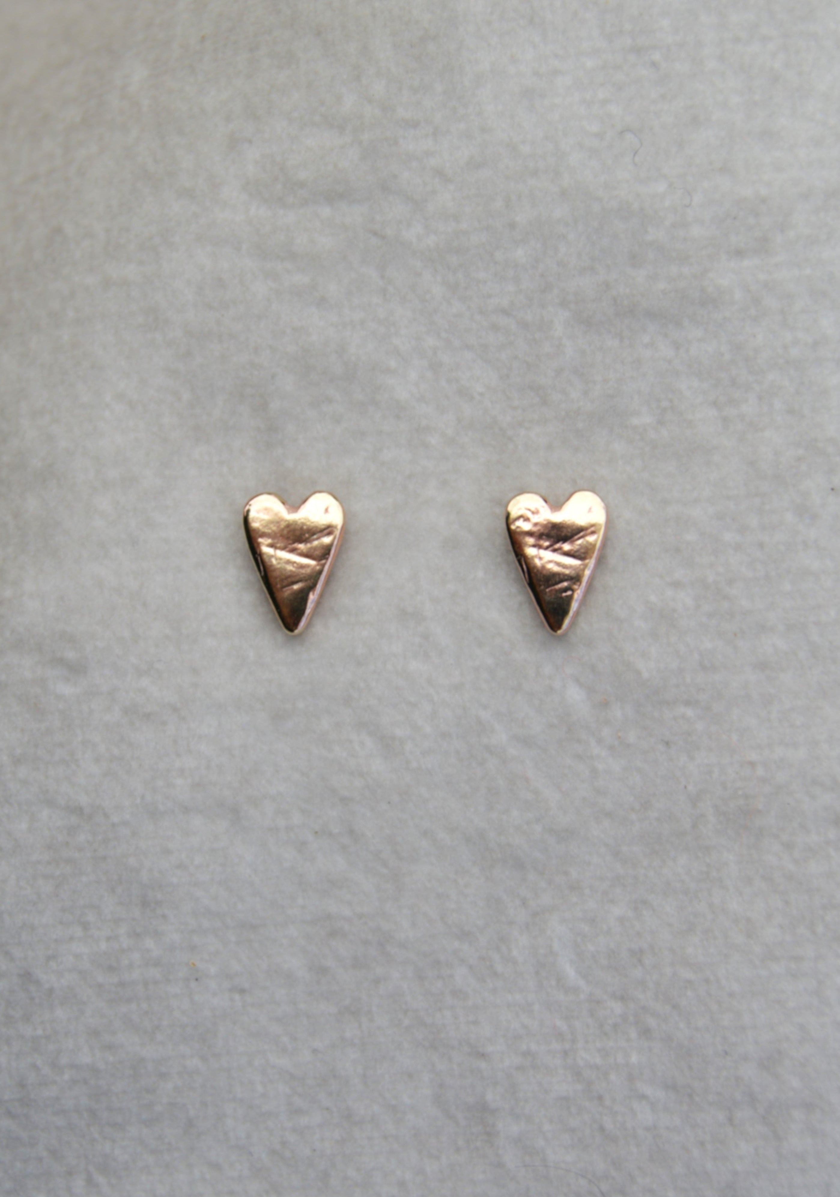 Solid 9ct gold heart shape studs.
gold heart shaped stud earrings mini charm earrings gifts for her valentines love earrings heart studs. Gold studs gold heart earrings tiffany heart earrings