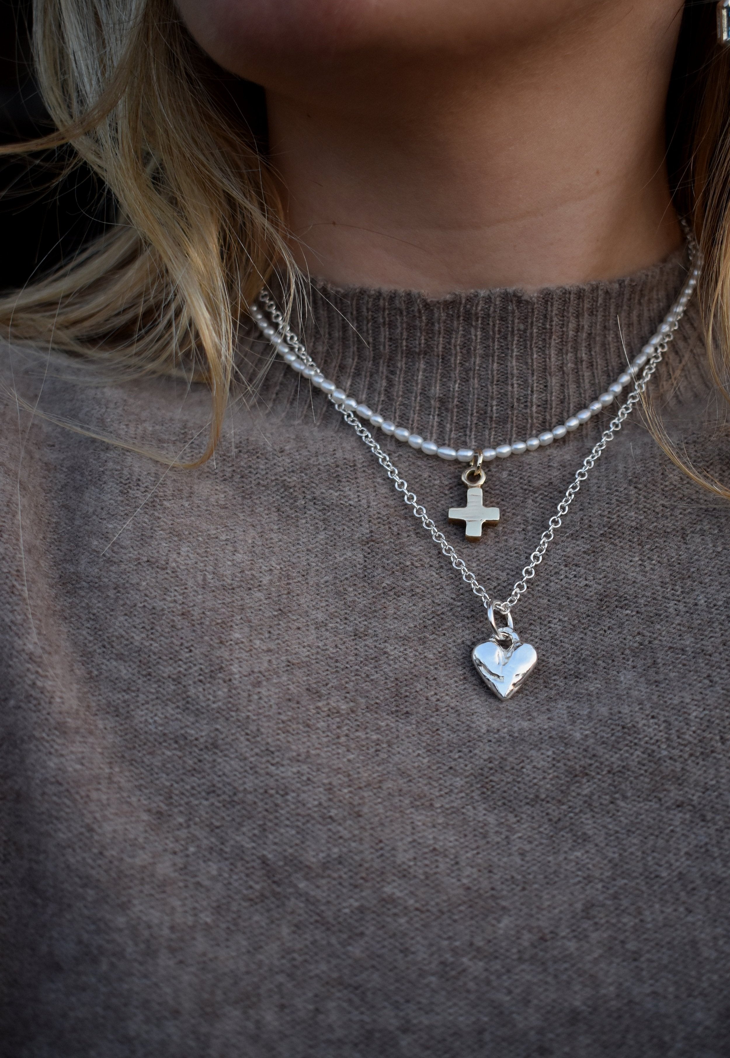 Classic love heart necklace in silver. Luxury big chunky heart-shaped silver chain. Signature heart a timeless classic that goes with any style ladies statement heart shaped jewellery tiffany heart necklace