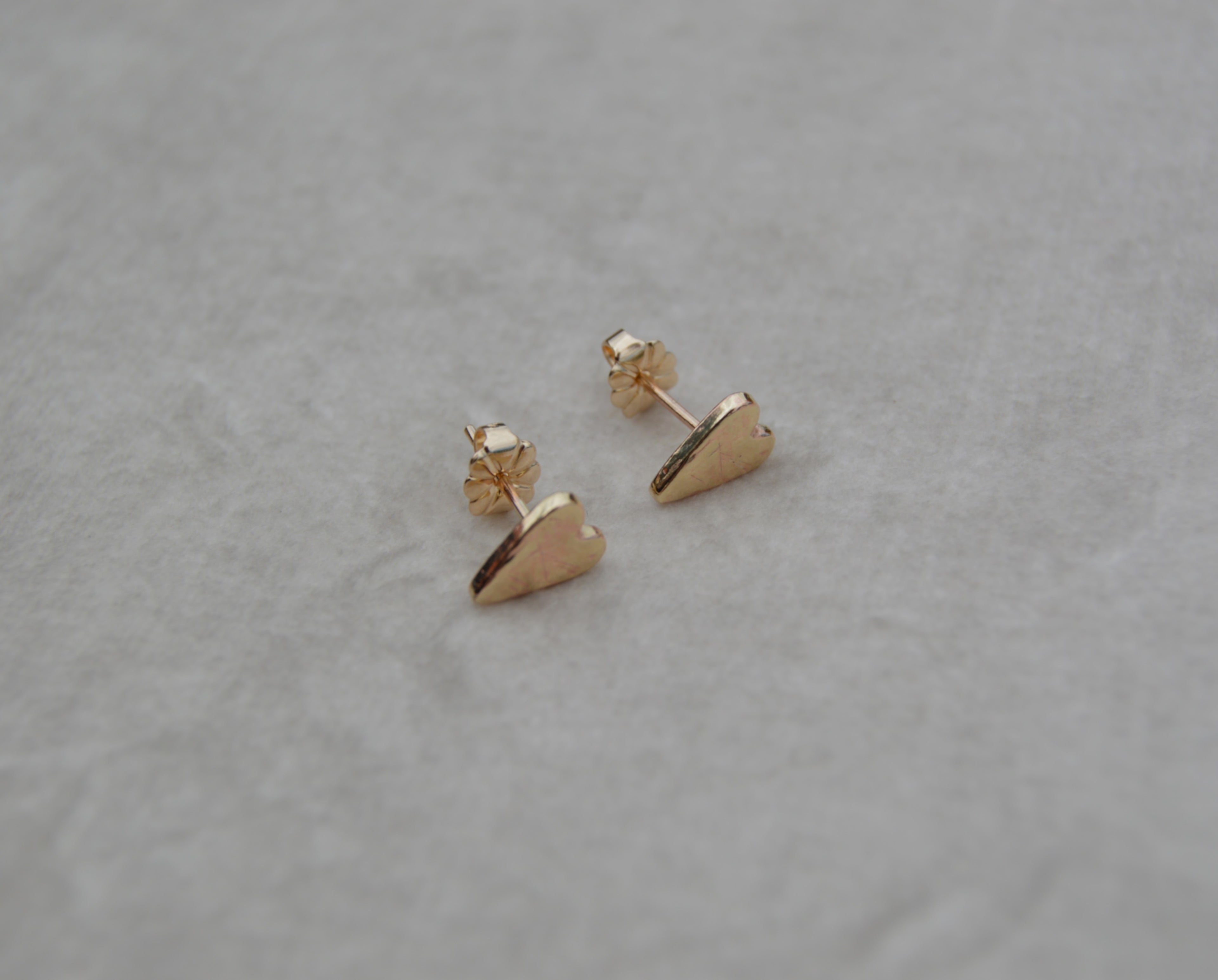 Solid 9ct gold heart shape studs.
gold heart shaped stud earrings mini charm earrings gifts for her valentines love earrings heart studs. Gold studs gold heart earrings tiffany heart earrings