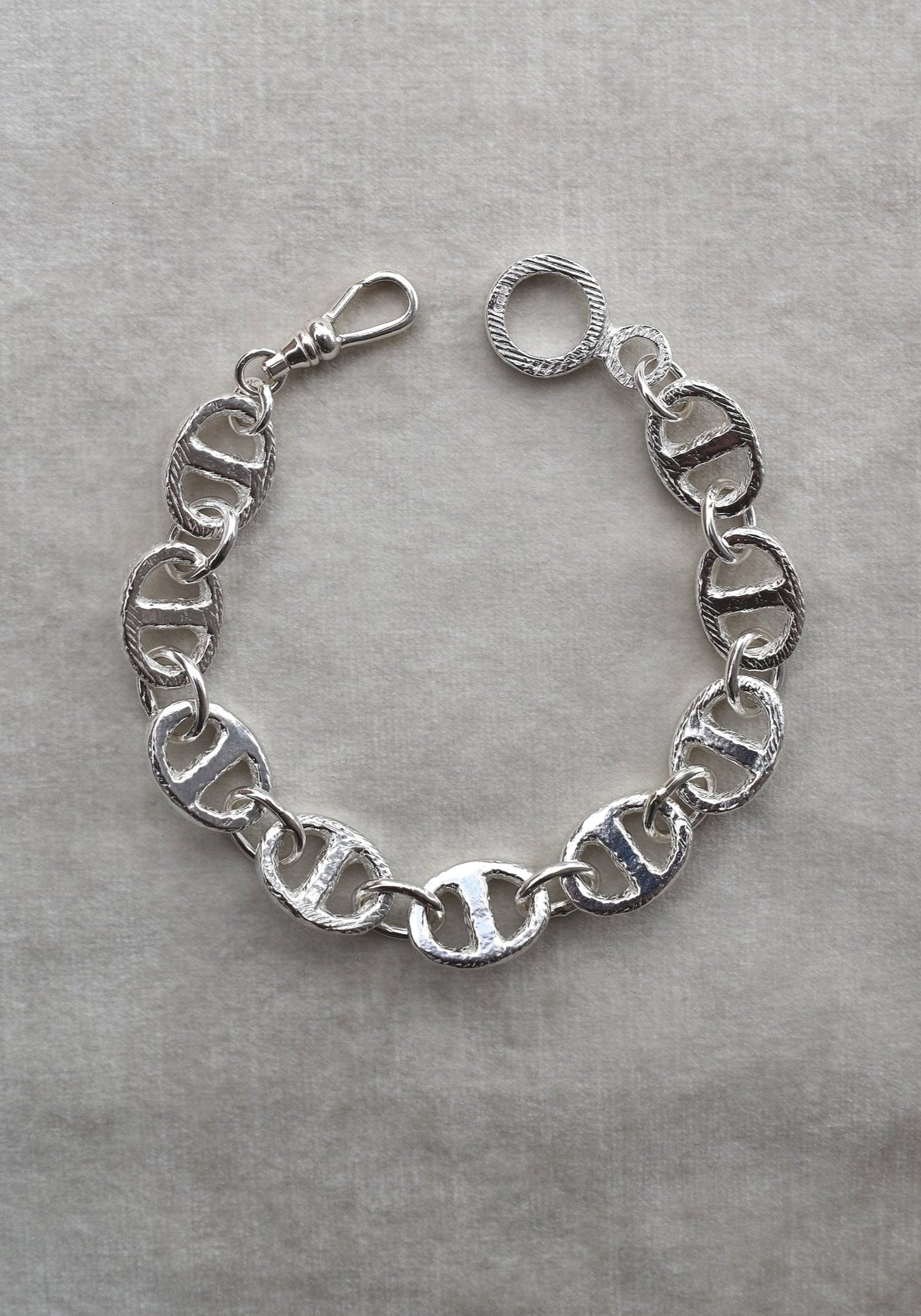Thick solid silver chunky links egg shape links hand sculpted silver chain bracelet bangle silver clasp. thick heavy silver cuff bangle round stack bangle personalised hand made bangle bracelet. chain bracelet thick links hermes style bracelet charm bracelet.